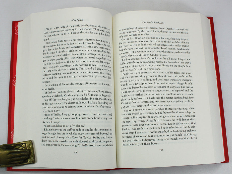 Bibliomystery; Death of a Bookseller, Alice Slater, Signed. Collector's Gift Hardback first edition.