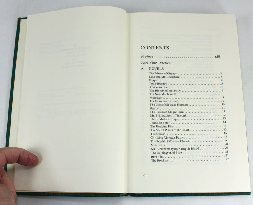 Herbert George Wells; An Annotated Bibliography of His Works, J.R. Hammond, 1977