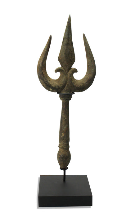 Set of 3 antique bronze Ganesh acoutrements on stand, 18th Century.