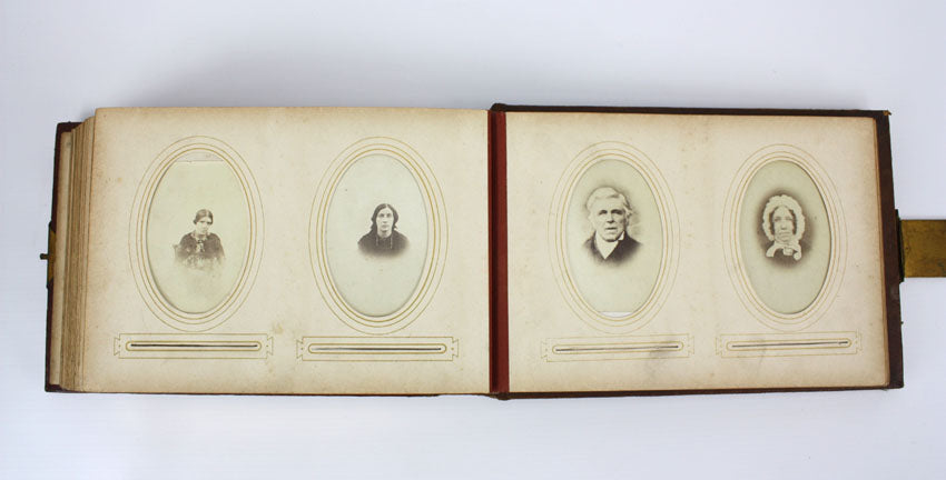 Victorian Photo Album; Carte de Visite, 80 photos