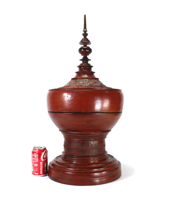 Burmese lacquerware offering vessel, known as hsun ok, 19th Century, 67.5cm high