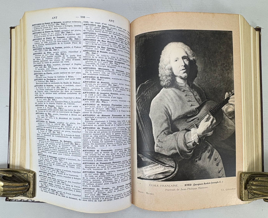 Dictionnaire critique et documentaire des Peintres, Sculpteurs, Dessinateurs et Graveurs, E. Benezit, 1966, 8 Vols. complete.