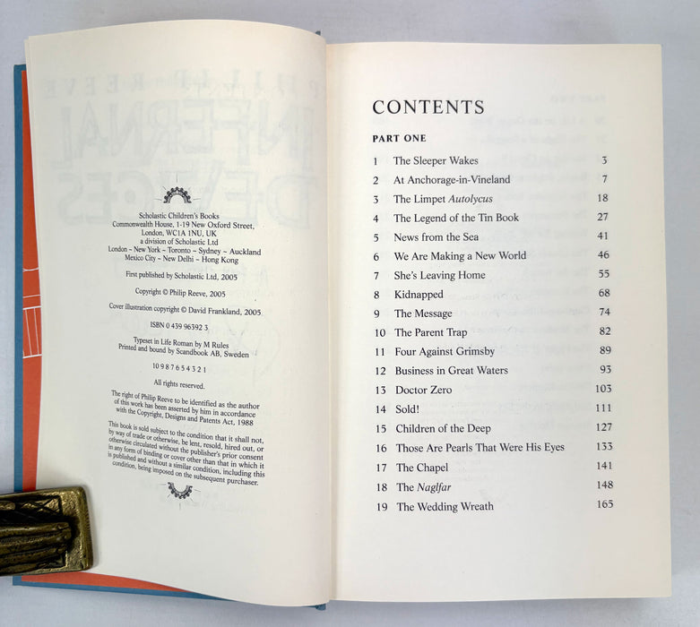 Philip Reeve; Mortal Engines; Complete set of 1st editions of the novels - all signed and lined by the author, 2001-2006