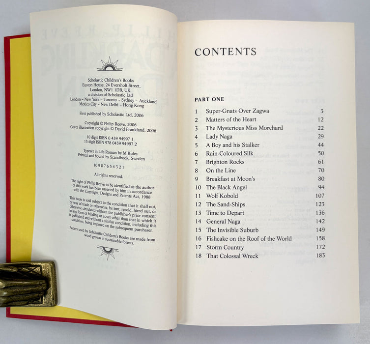 Philip Reeve; Mortal Engines; Complete set of 1st editions of the novels - all signed and lined by the author, 2001-2006