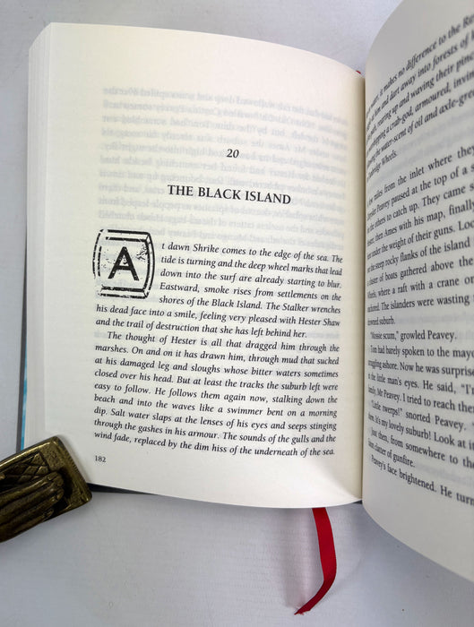 Philip Reeve; Mortal Engines; Signed and Numbered Limited Collector's Edition, 2009