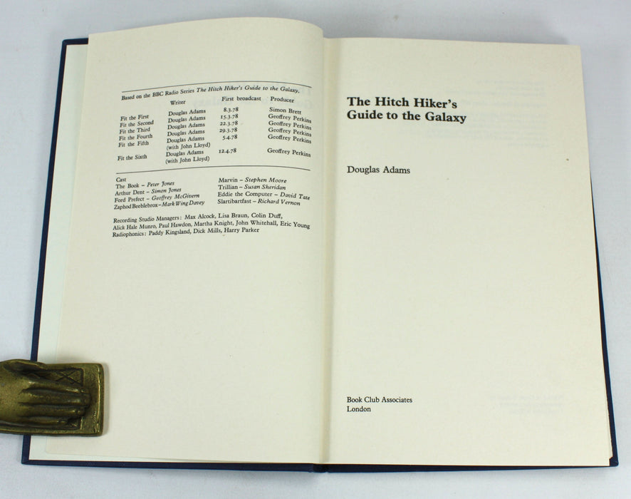 The Hitch Hiker's Guide to the Galaxy, Douglas Adams, BCA Edition, 1980