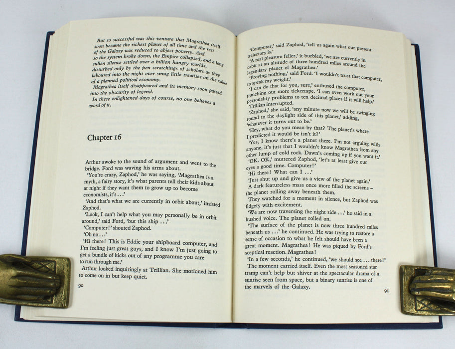 The Hitch Hiker's Guide to the Galaxy, Douglas Adams, BCA Edition, 1980