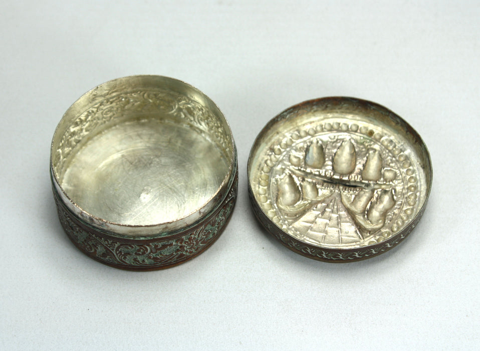 Vintage Cambodian Silver and Copper round Betel Box, Angkor Wat design, 5.2cm diameter