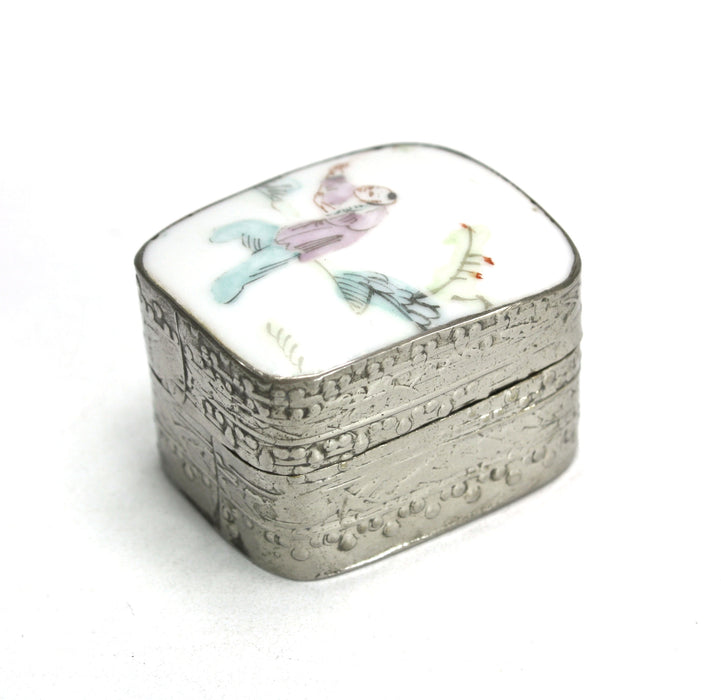 Vintage Chinese Silver Betel Box with Painted Enamel, 4.5cm long