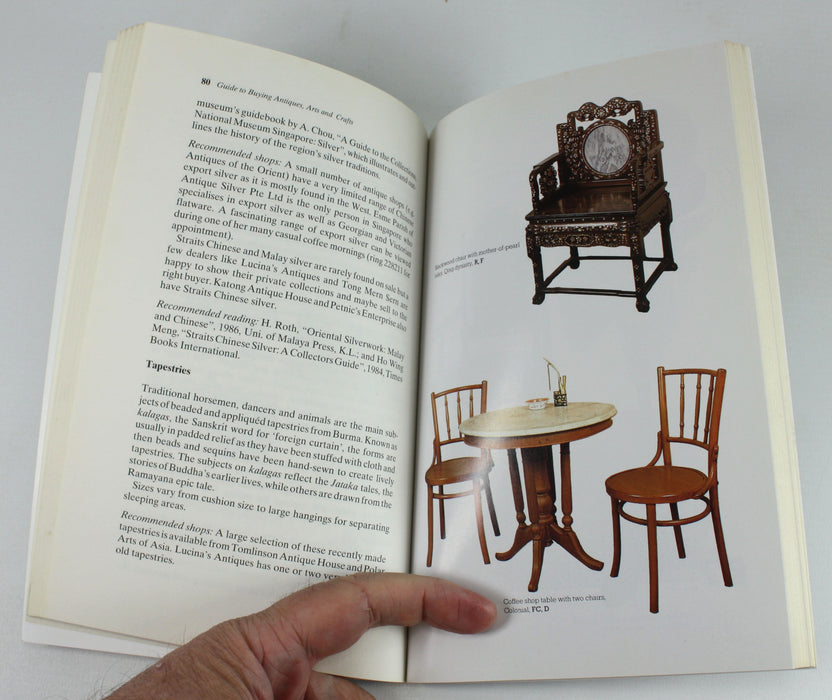 A Guide to Buying Antiques, Arts & Crafts in Singapore, Anne Jones, 1993