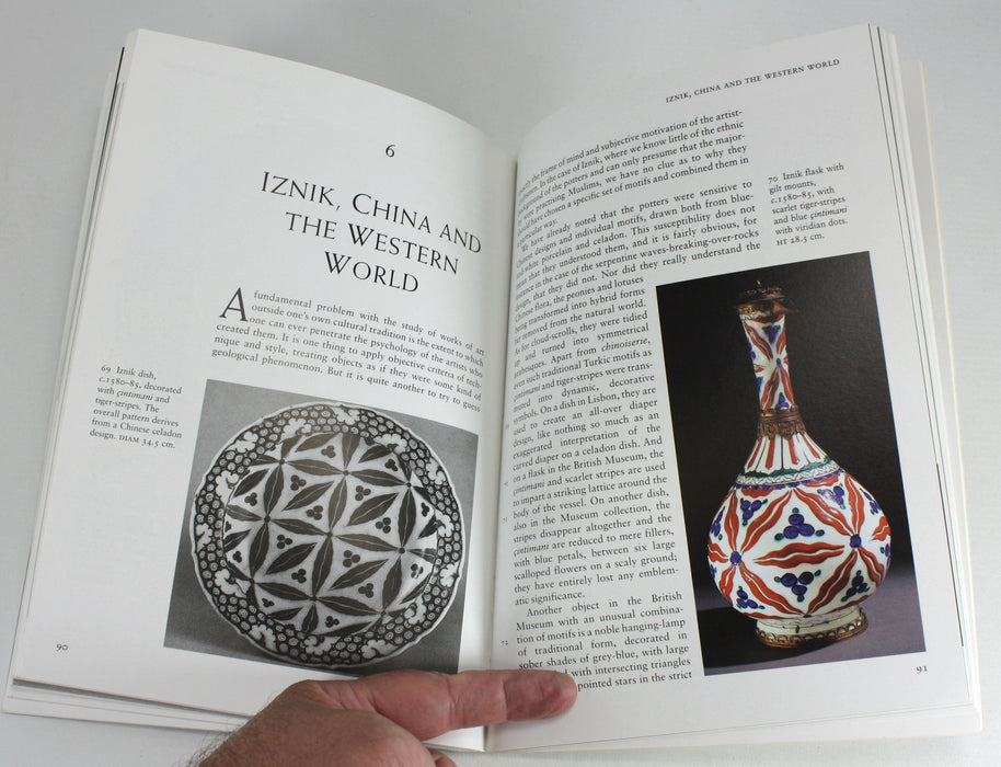 Iznik Pottery by John Carswell, 2006