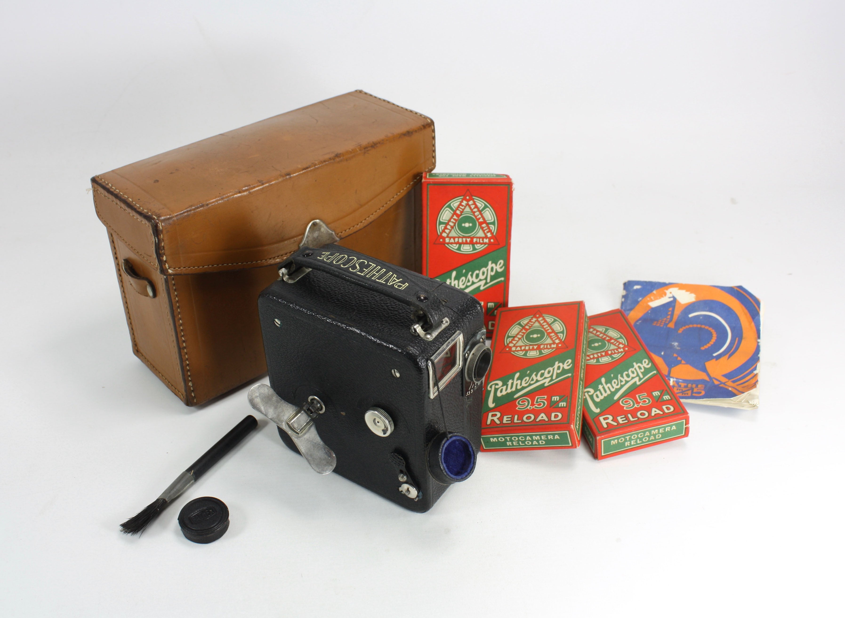 PATHE ビンテージカメラ OLD Rare Film Camera Cinema Movie Camera PATHE PARIS 1.3,5 F