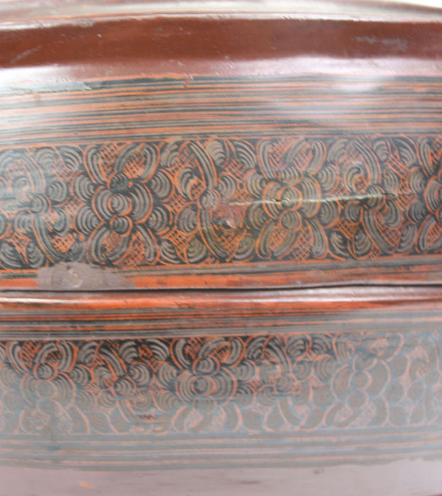 Burmese lacquerware offering vessel, known as hsun ok, late 19th Century