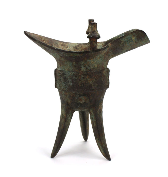 Chinese bronze jue drinking vessel, archaic form