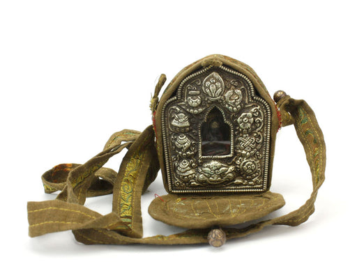 ghau_amulet_box_with_tsa_tsa_tibet_02