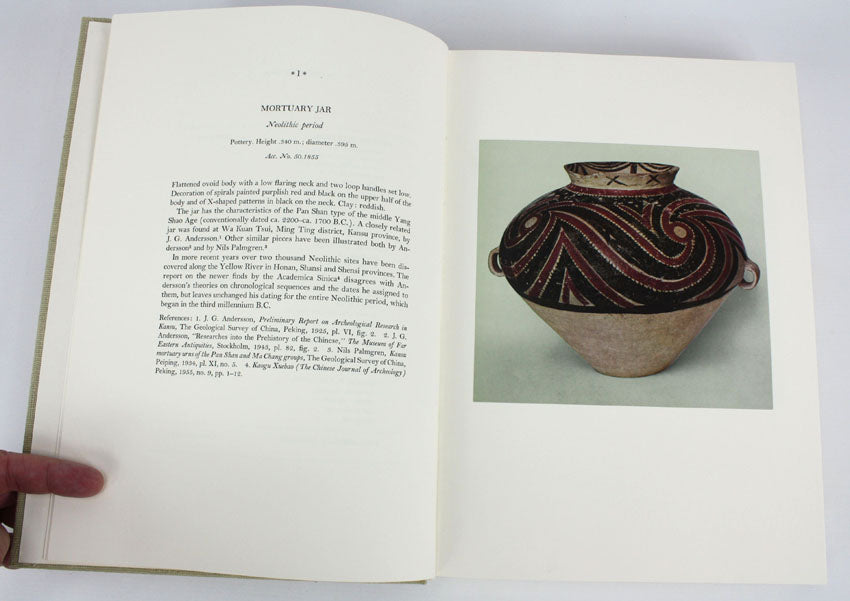 The Charles B. Hoyt Collection in the Museum of Fine Arts: Boston. Volume 1: Chinese Art: Neolithic Period through the T'ang Dynasty and Sino-Siberian Bronzes. Volume 2: Chinese Art: Liao, Sung and Yuan Dynasties