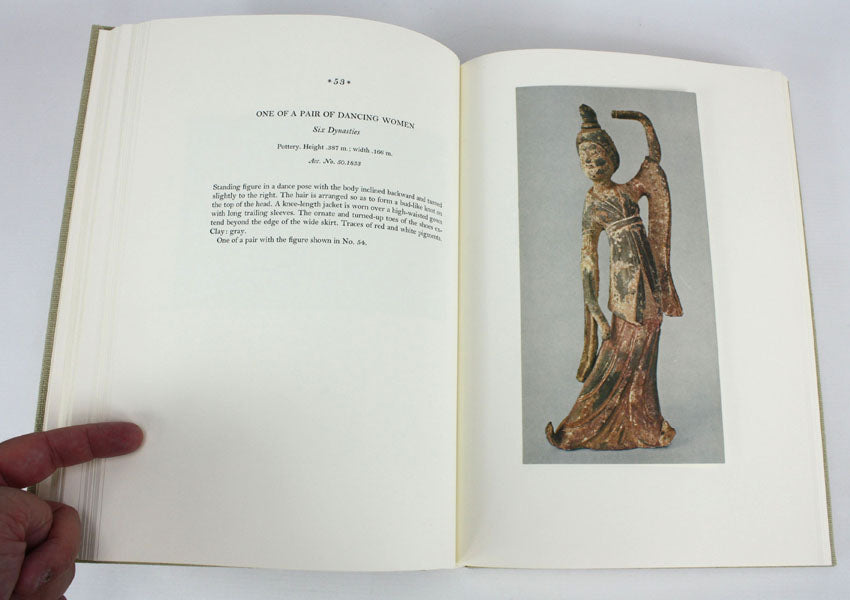 The Charles B. Hoyt Collection in the Museum of Fine Arts: Boston. Volume 1: Chinese Art: Neolithic Period through the T'ang Dynasty and Sino-Siberian Bronzes. Volume 2: Chinese Art: Liao, Sung and Yuan Dynasties