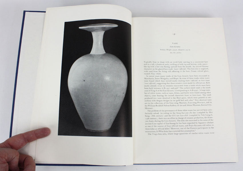 The Charles B. Hoyt Collection in the Museum of Fine Arts: Boston. Volume 1: Chinese Art: Neolithic Period through the T'ang Dynasty and Sino-Siberian Bronzes. Volume 2: Chinese Art: Liao, Sung and Yuan Dynasties